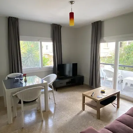 1c Newly Renovated 2 Bedroom Flat Appartement *