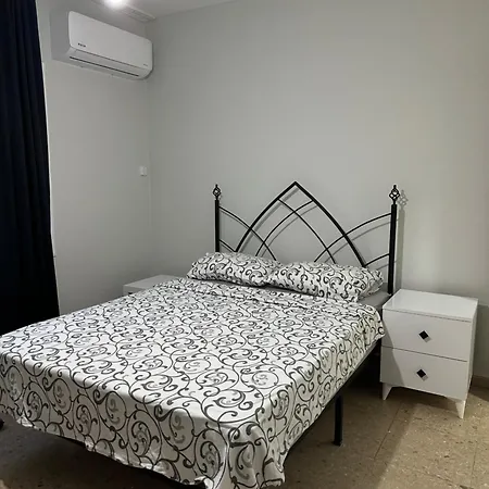 1c Newly Renovated 2 Bedroom Flat Appartement *